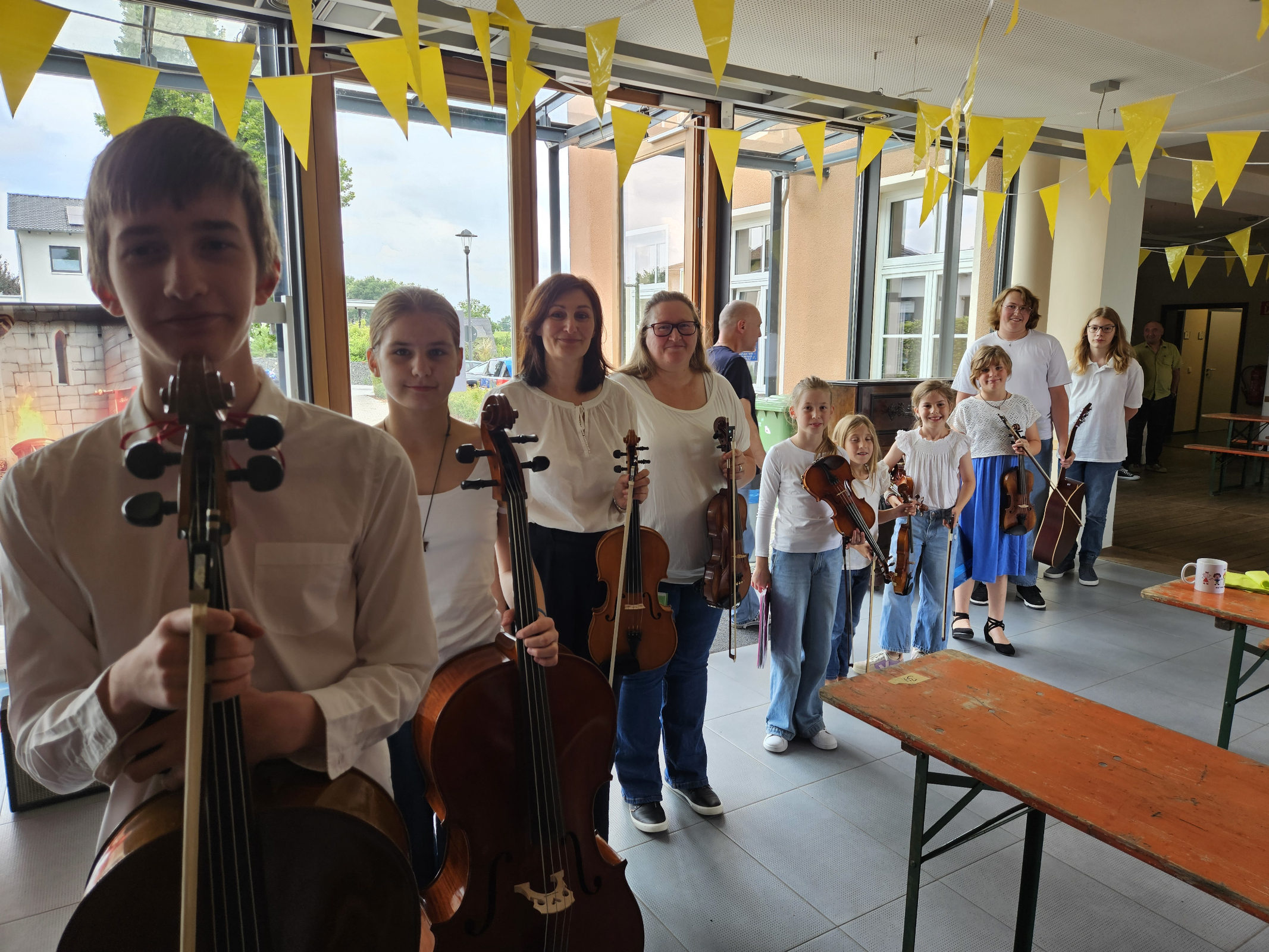 Das Nachwuchskonzert VivaStrings wartet auf seinen Auftritt